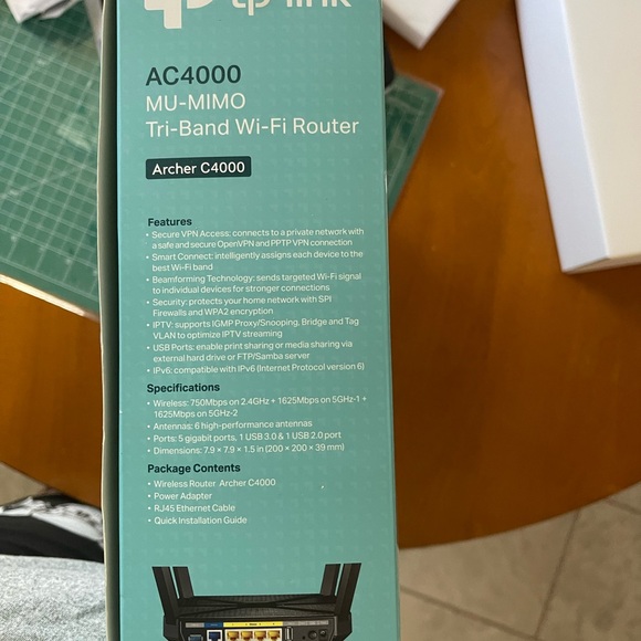 3 Bands Wi Fi Router - Picture 2 of 5